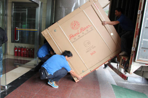 中方钢琴贵重工艺品无忧运